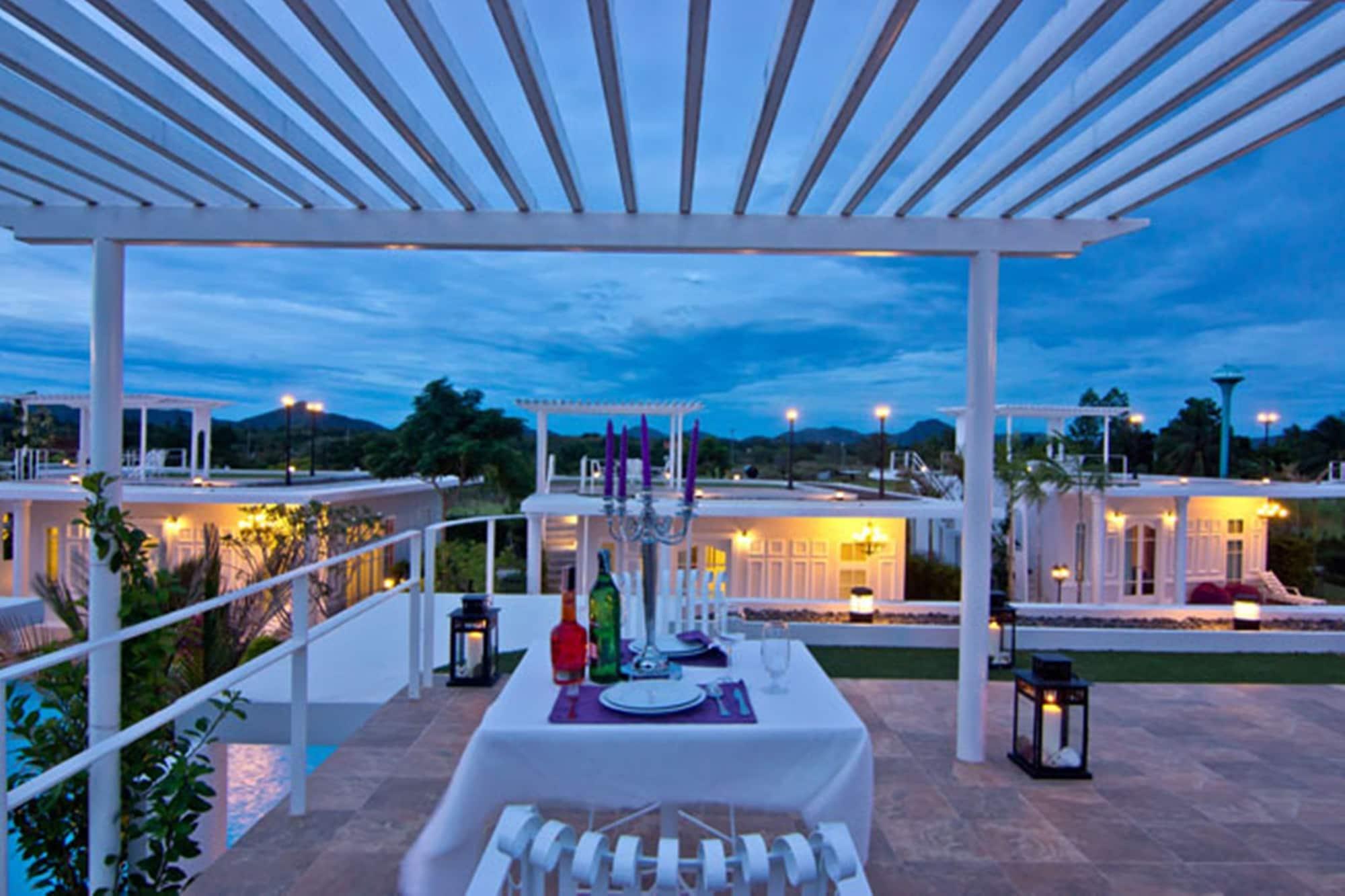 The Sea-Cret Garden Hua Hin Hotel Buitenkant foto